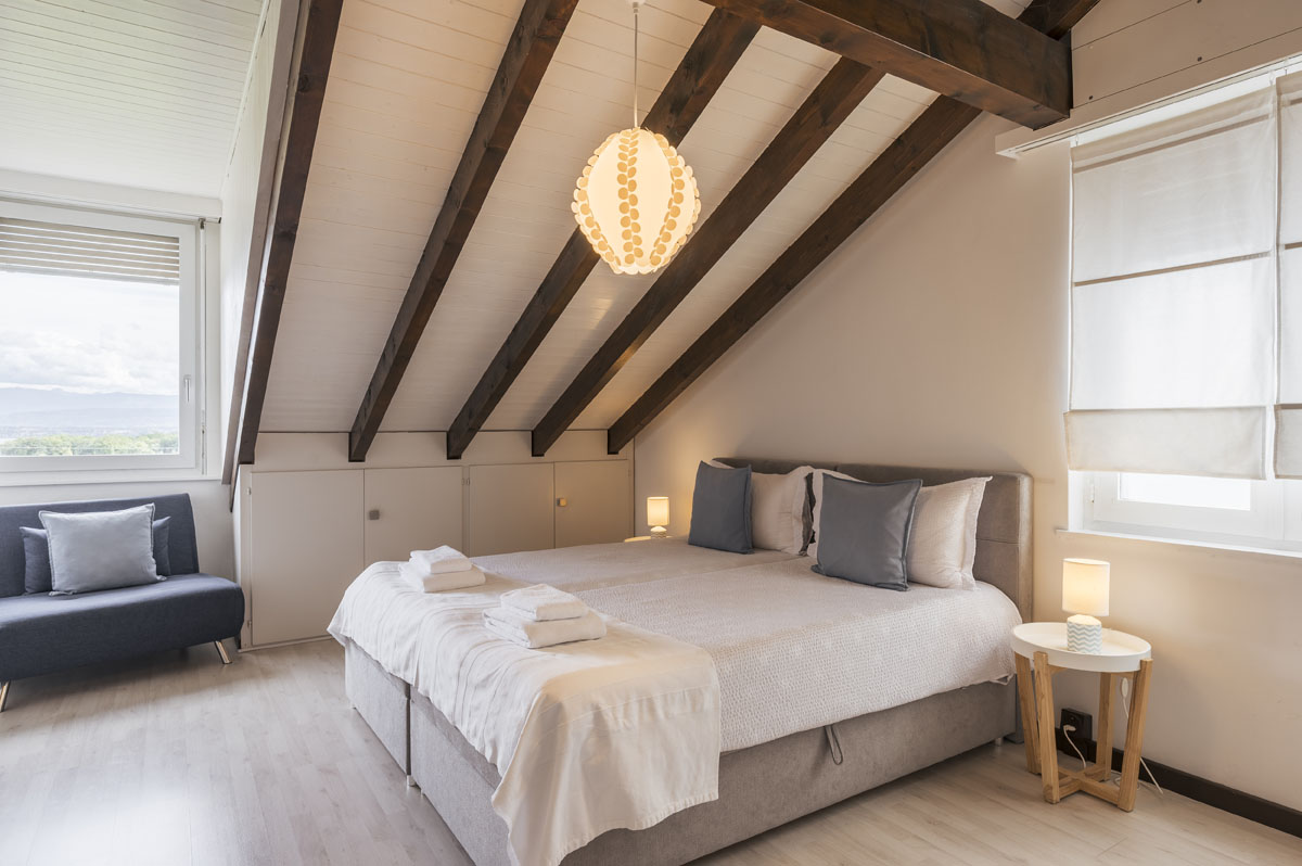 Nyon luxury room with wooden beams